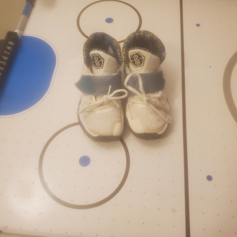 Used kids kyrie nike